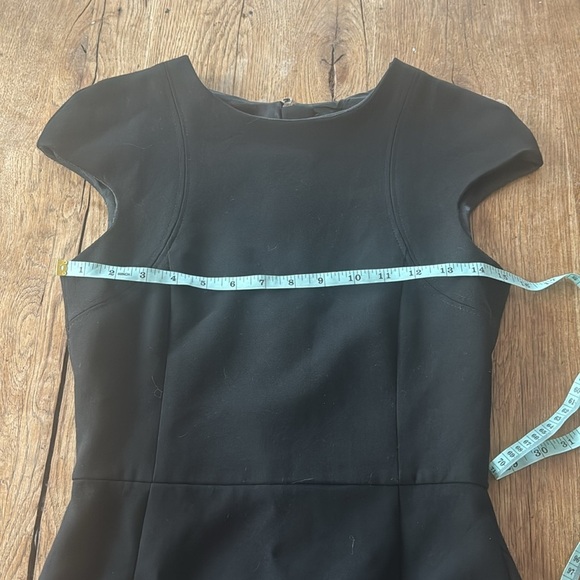 Zara Classic Dress - Picture 3 of 6